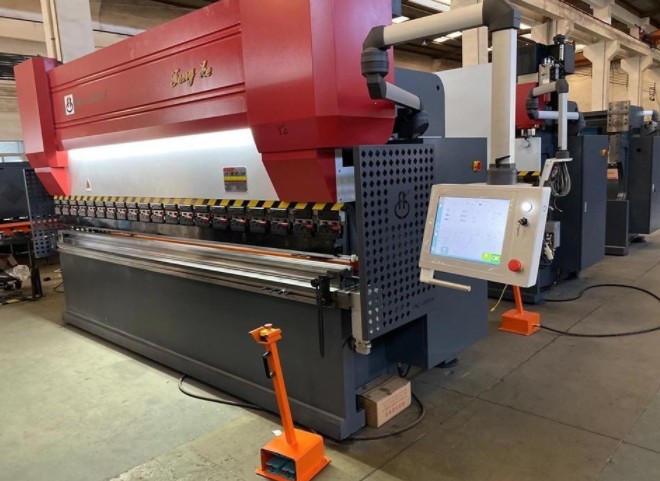 智能而彎，馭效而成：豐科機械數控折彎機助力精密鈑金加工領域? 